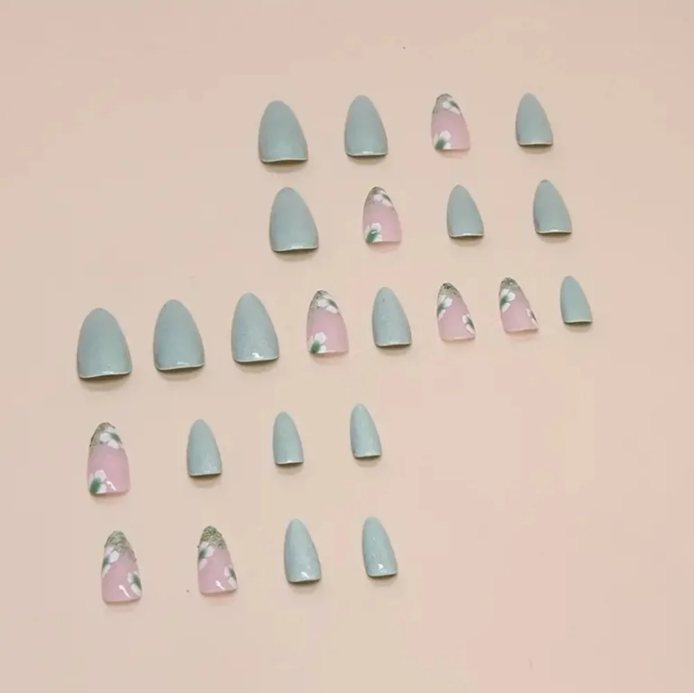 24 Pieces Fake Press On Nails
